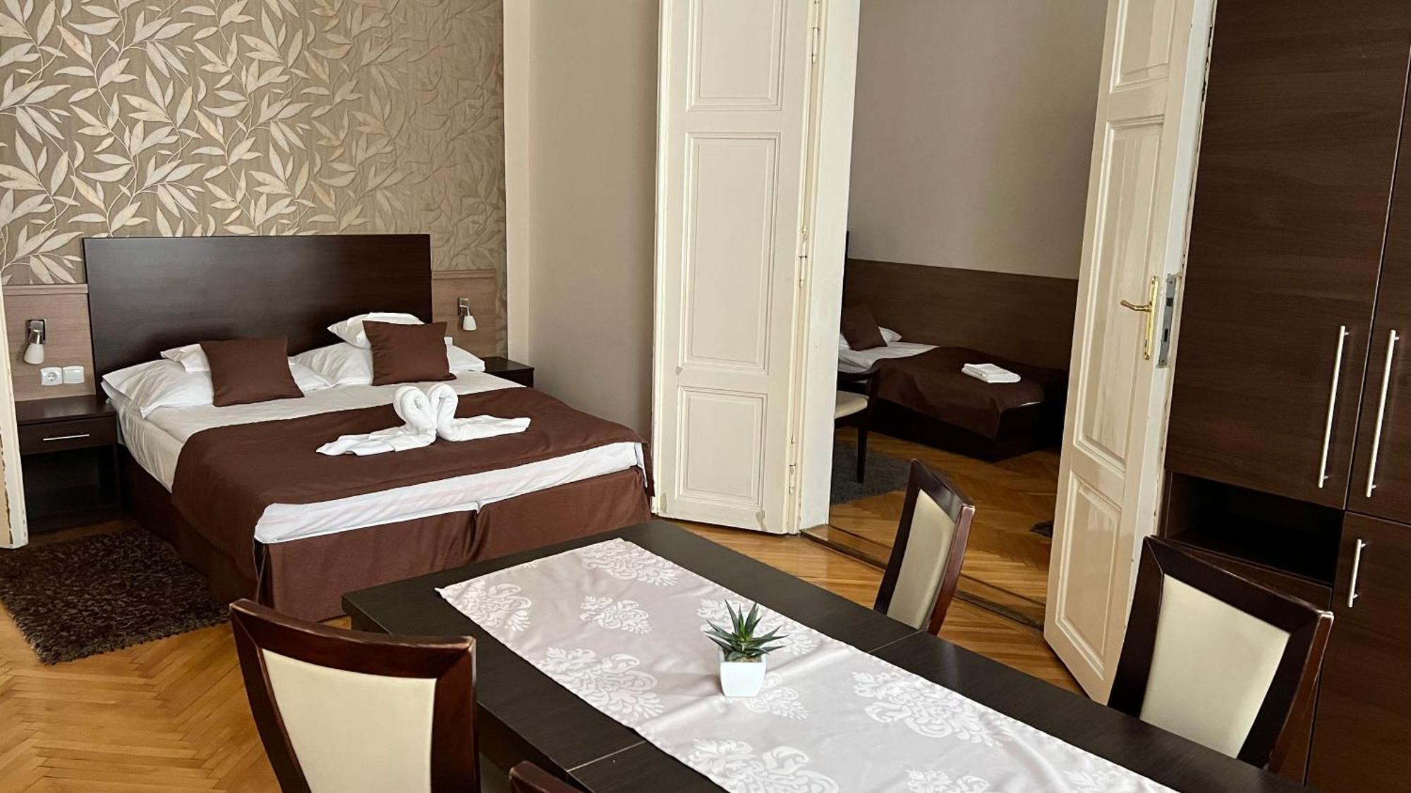 Central Hotel 21 And Apartments Budapest Esterno foto