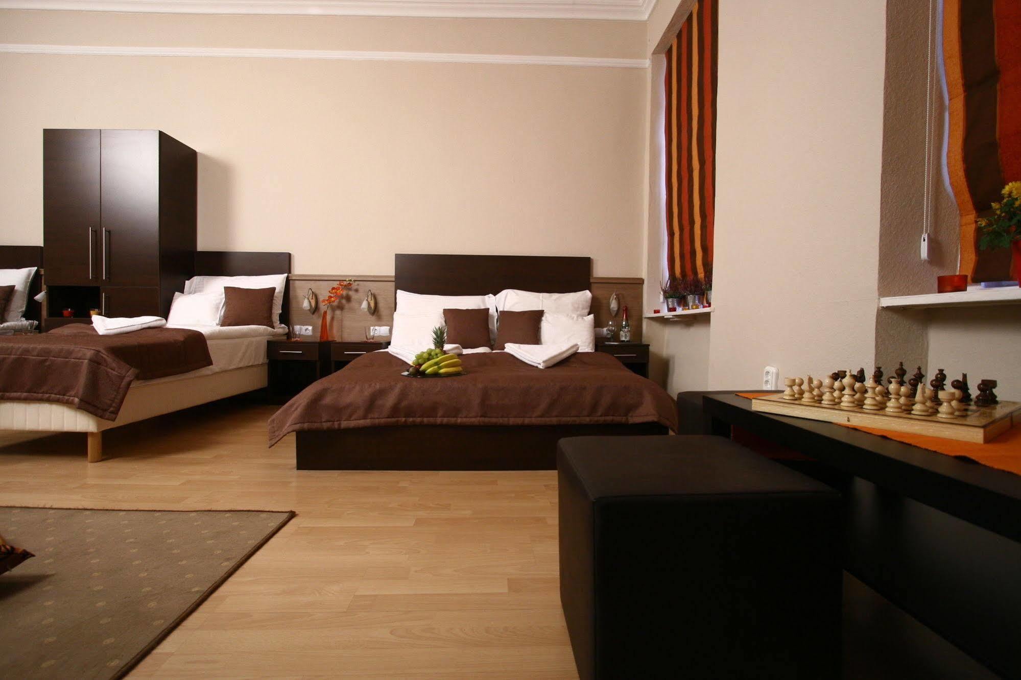 Central Hotel 21 And Apartments Budapest Esterno foto